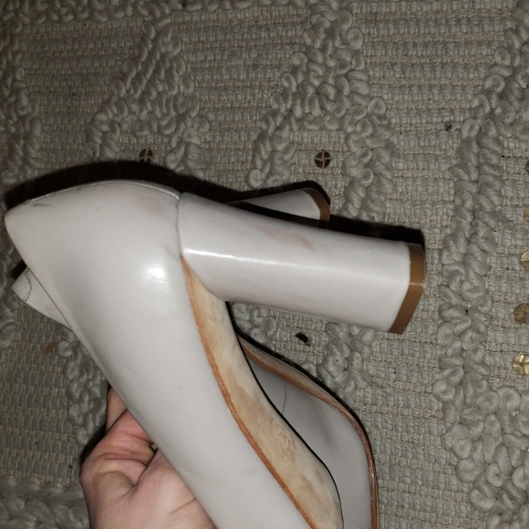 Vince Camuto Gray leather heels shoes size 8.5 - Picture 4 of 12